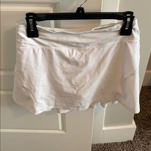 White lulu lemon tennis shirt